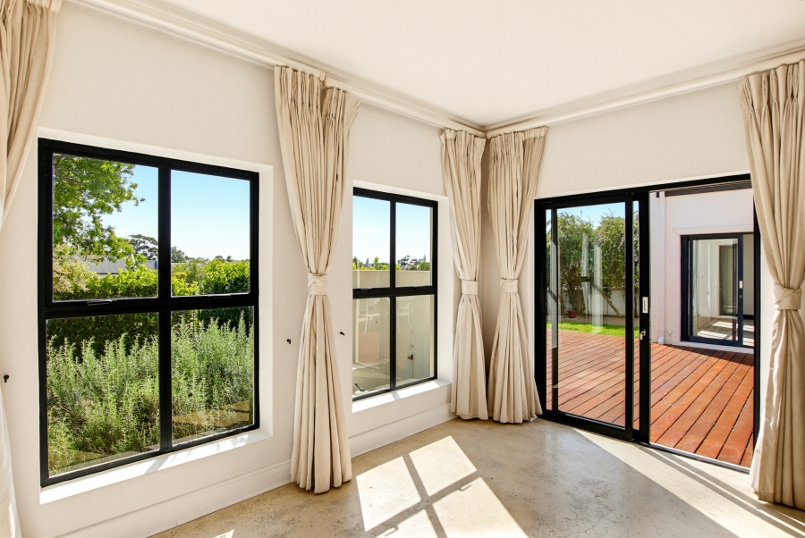 4 Bedroom Property for Sale in Croydon Vineyard Estate Western Cape